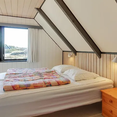 Pisana - 400m From The Sea By Interhome