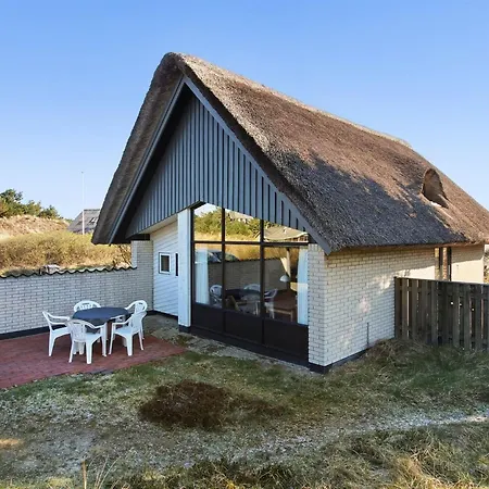 Pisana - 400m From The Sea By Interhome