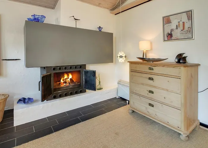 Pisana - 400m From The Sea By Interhome