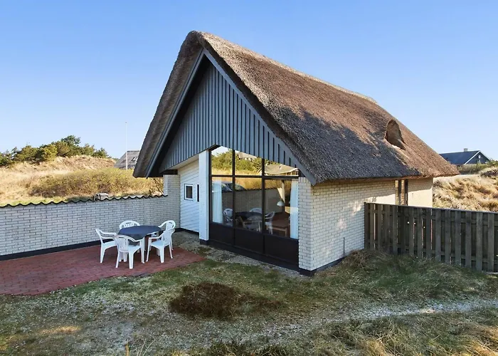 Pisana - 400m From The Sea By Interhome